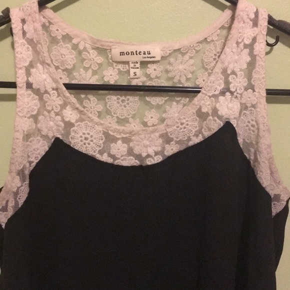White crochet lace and black flowy tank top - Picture 2 of 7